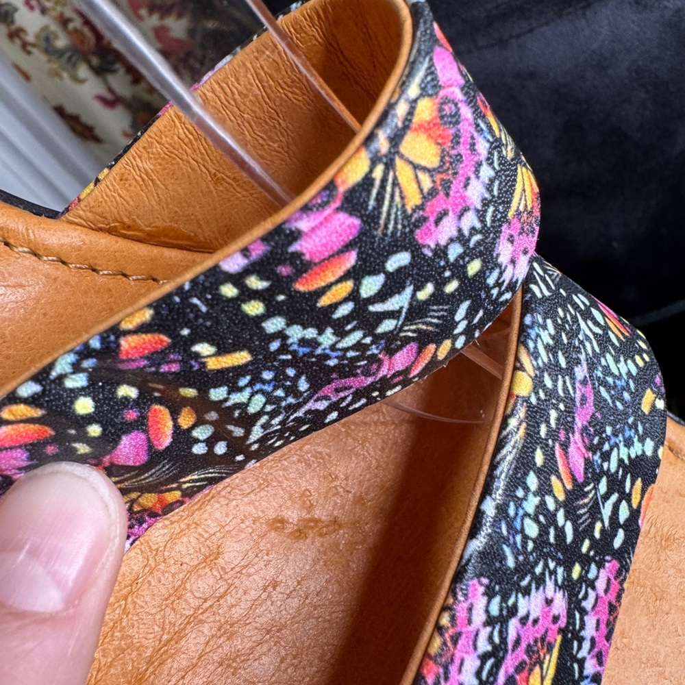 Embassy London Ritz Chunky Heels - Picture 8 of 13